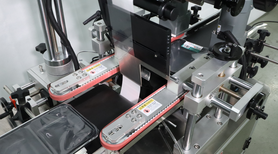 轉(zhuǎn)角貼標機生產(chǎn)廠家,轉(zhuǎn)角貼標機,貼標機生產(chǎn)廠家