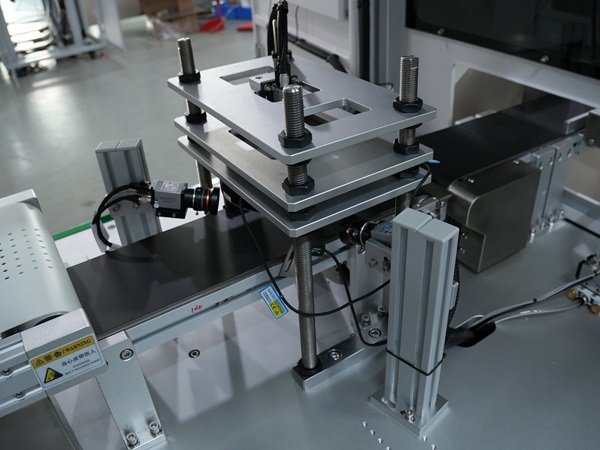 電池蓋視覺檢測設(shè)備,視覺檢測設(shè)備,外觀視覺檢測設(shè)備