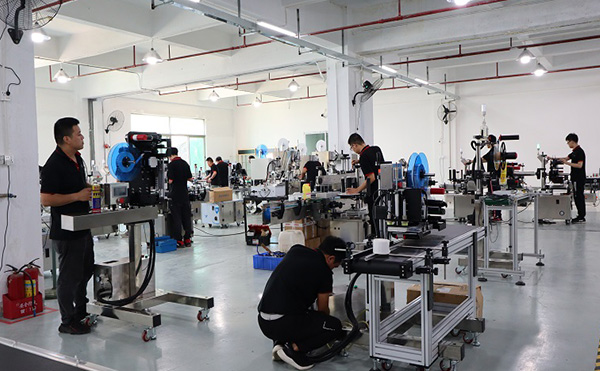 高速貼標機,自動貼標機,不干膠貼標機,高臻智能