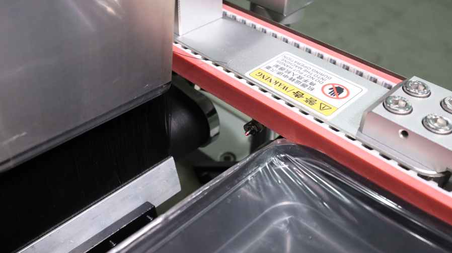 全自動(dòng)轉(zhuǎn)角貼標(biāo)機(jī),貼標(biāo)機(jī)設(shè)備,全自動(dòng)不干膠貼標(biāo)機(jī)廠(chǎng)家